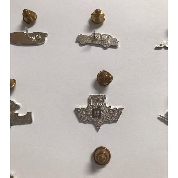 Vintage lapel pins - Picture 9 of 11